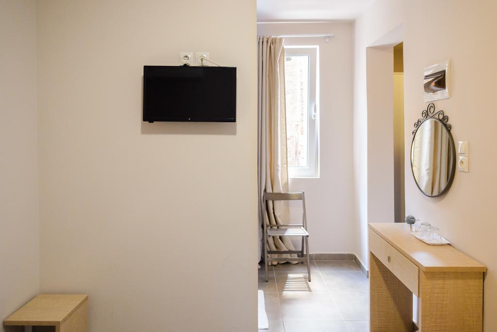 Lux Hotel Piraeus Exterior photo