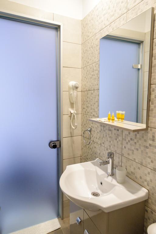 Lux Hotel Piraeus Exterior photo