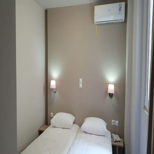 Lux Hotel Piraeus Exterior photo