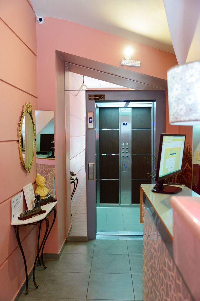 Lux Hotel Piraeus Exterior photo