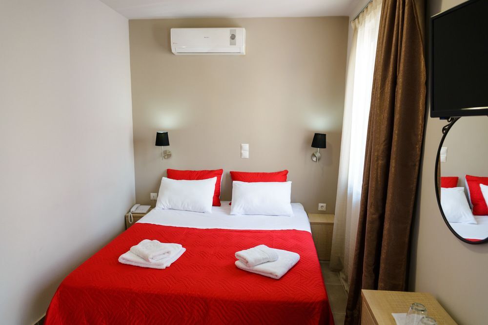 Lux Hotel Piraeus Exterior photo