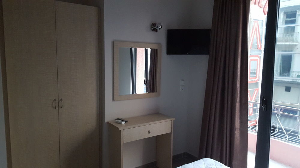 Lux Hotel Piraeus Exterior photo